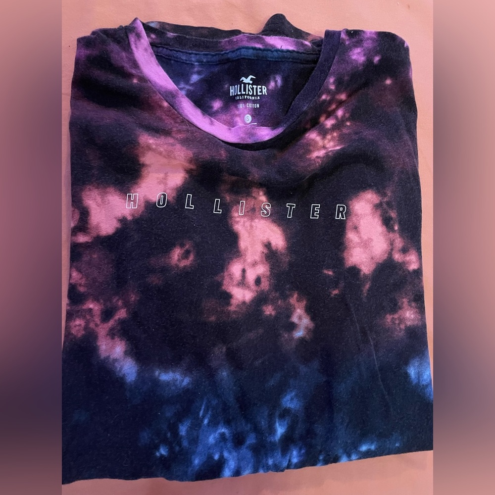 Hollister tshirt